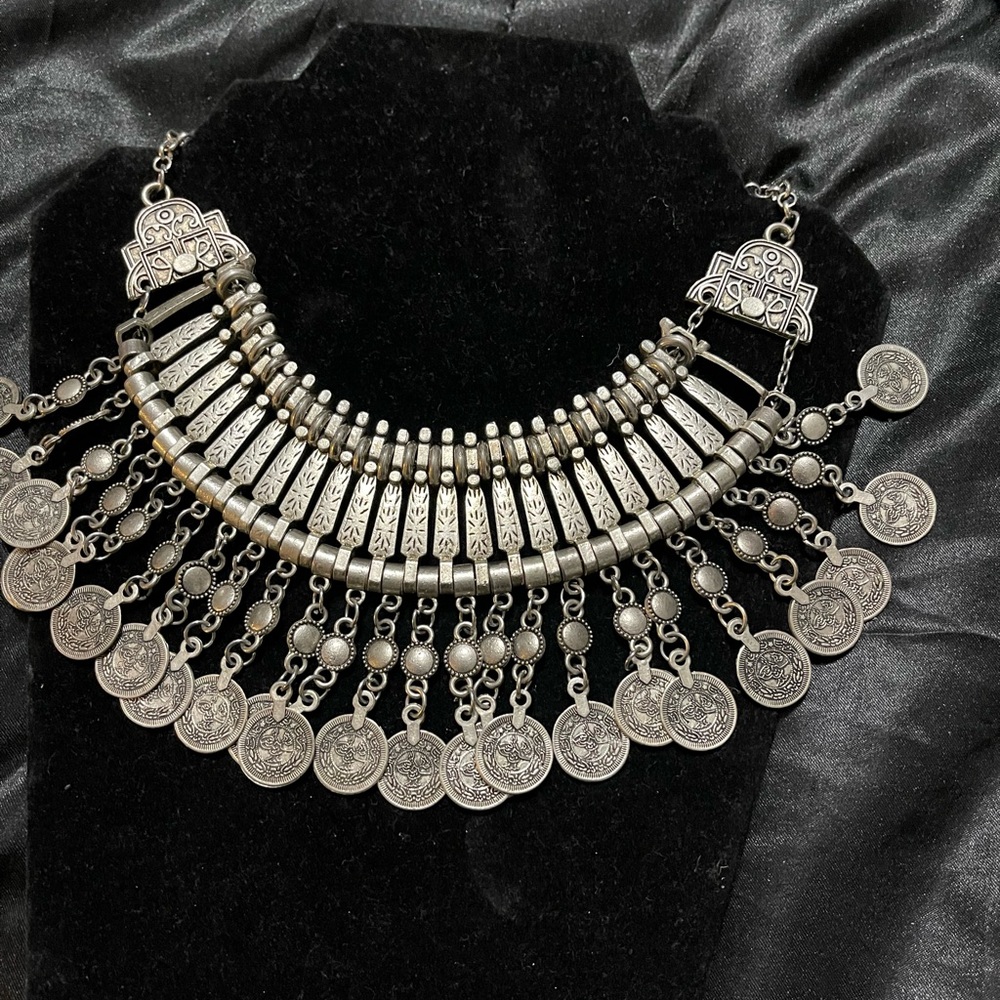 Elegant Silver Statement Necklace - Picture 1 of 7